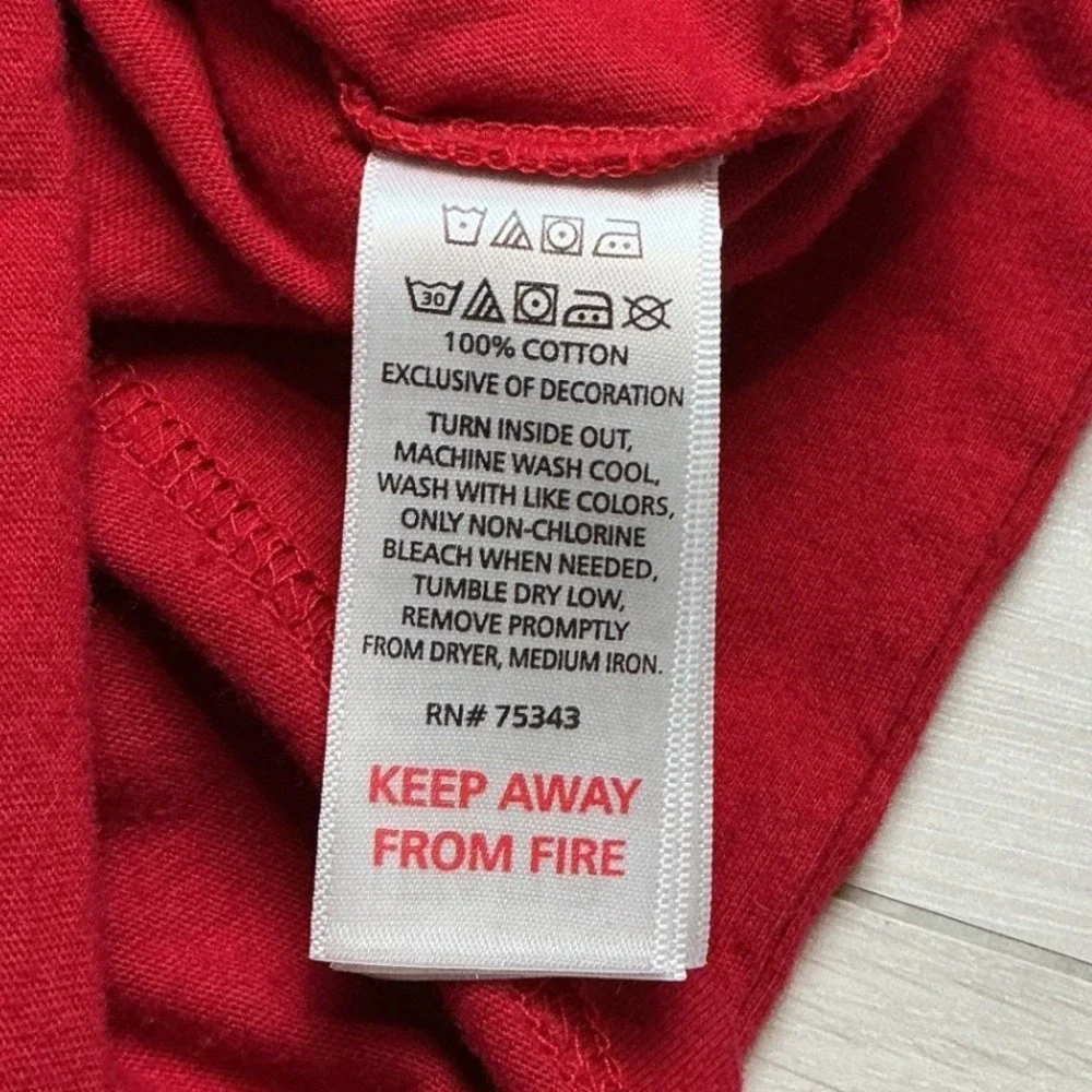 Tommy Bahama Long Sleeve T-Shirt Boys L (10/12) Red PreLoved